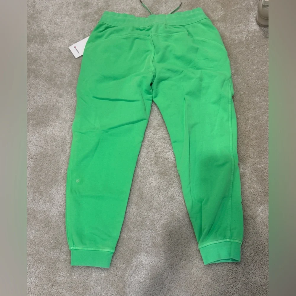 lululemon athletica Green Joggers - Picture 2 of 4